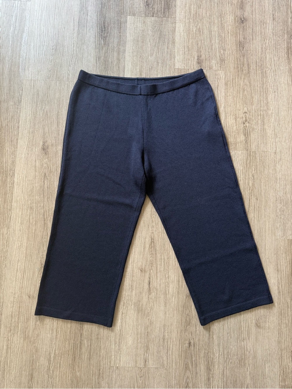 St. John Collection Navy Knit Cropped Pants Size 14